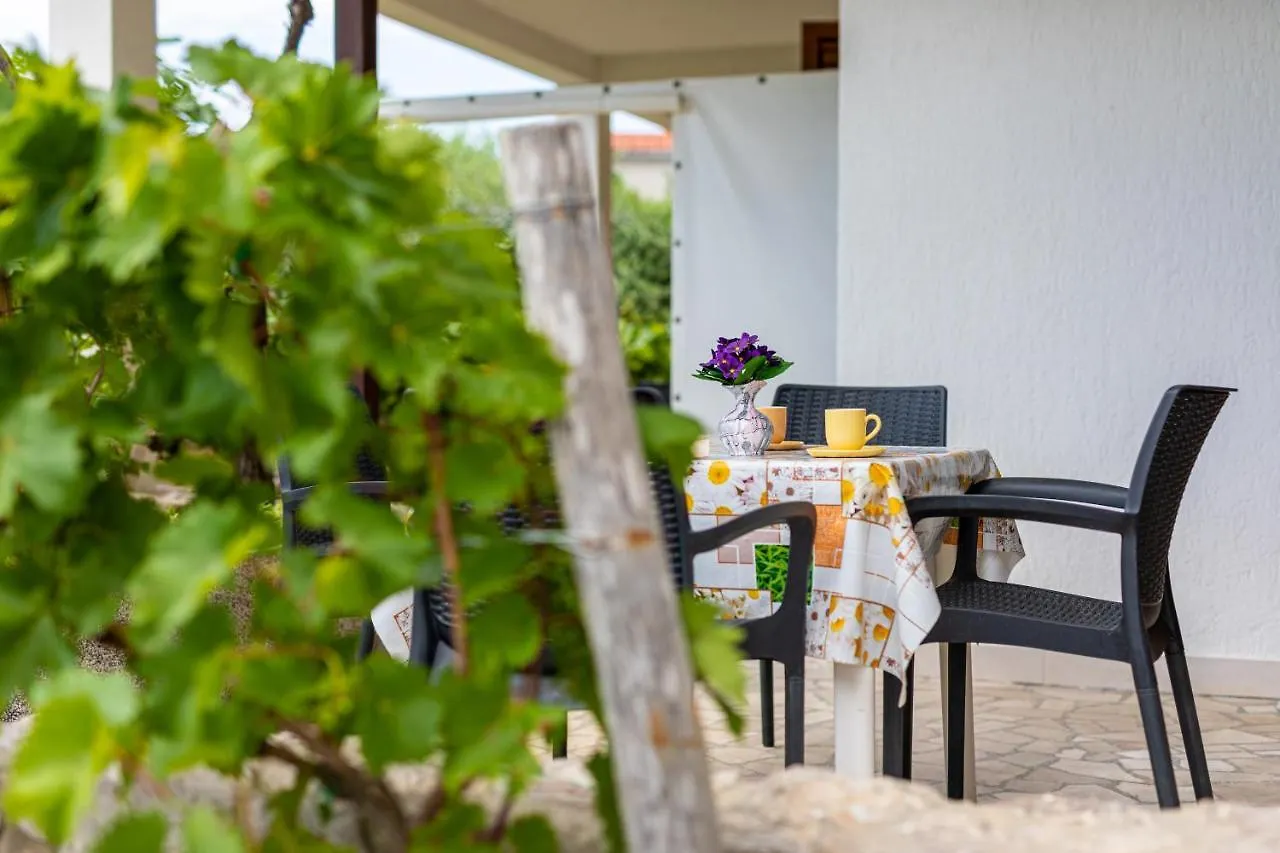 Apartments Vjeko Krk Town Croazia